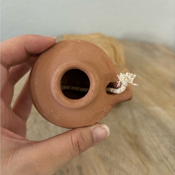 Vintage Clay Oil Lamp from Nazareth Village - Picture 5 of 6